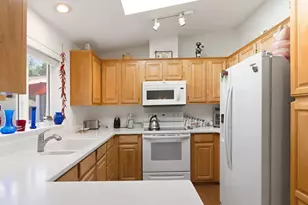 607 Glenbrook Cir, Florence, OR 97439 - Photo 10