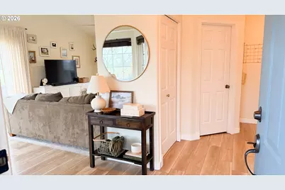 958 Smith St, Harrisburg, OR 97446 - Photo 4