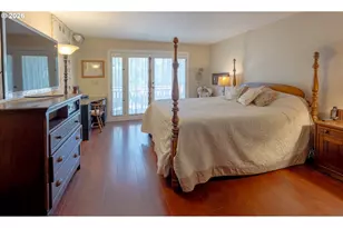 18040 Royce Way, Lake Oswego, OR 97034 - Photo 14