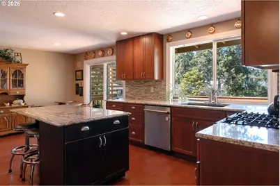 18040 Royce Way, Lake Oswego, OR 97034 - Photo 8