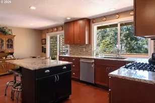 18040 Royce Way, Lake Oswego, OR 97034 - Photo 8