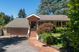18040 Royce Way, Lake Oswego, OR 97034 - Photo 2