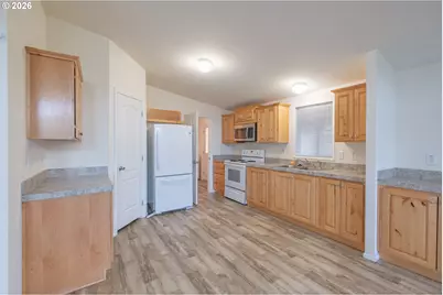 352 SW Butterfield Pl, Corvallis, OR 97333 - Photo 8