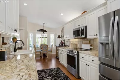 725 SE Saint Andrews Ln, Dallas, OR 97338 - Photo 10