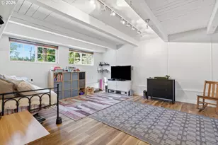 17717 Northeast Pacific Street, Portland, OR 97230 - Photo 24