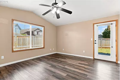13010 NE 38th St, Vancouver, WA 98682 - Photo 16