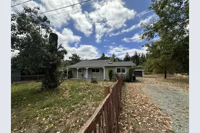 226 South Ave, Sutherlin, OR 97479 - Photo 2