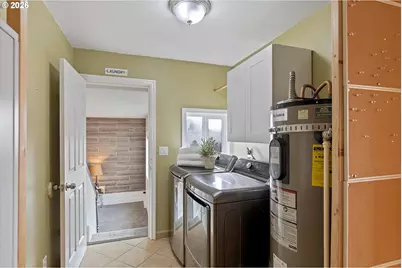 900 N Williams St, Newberg, OR 97132 - Photo 16