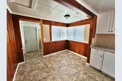 1925 Grove St, Baker City, OR 97814 - Photo 6