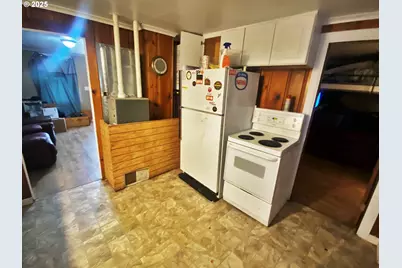 1925 Grove St, Baker City, OR 97814 - Photo 6