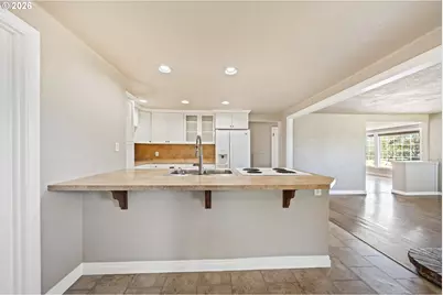 1183 W Lookingglass Rd, Roseburg, OR 97471 - Photo 16