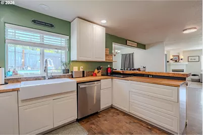 414 N 3rd Pl, Kalama, WA 98625 - Photo 8