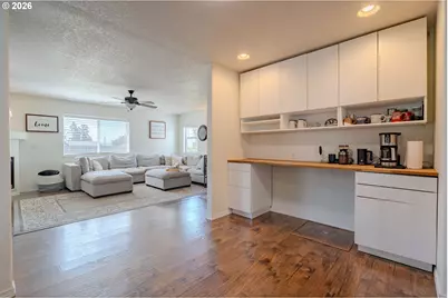 414 N 3rd Pl, Kalama, WA 98625 - Photo 14