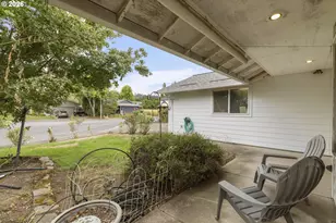 1143 SW James Ct, Dundee, OR 97115 - Photo 4