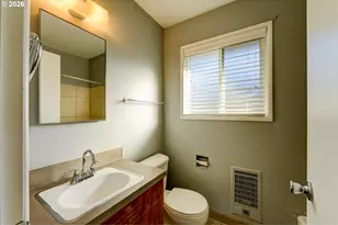 1049 SE Walnut St, Hillsboro, OR 97123 - Photo 12