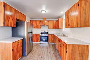 1049 SE Walnut St, Hillsboro, OR 97123 - Photo 8