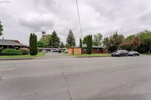 1049 SE Walnut St, Hillsboro, OR 97123 - Photo 26