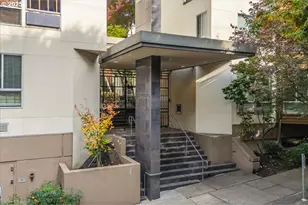 1535 SW Clay St, Portland, OR 97201 - Photo 4