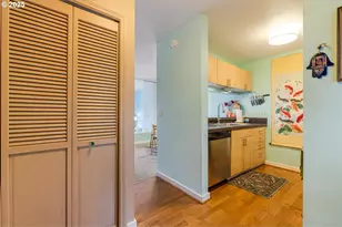 1535 SW Clay St, Portland, OR 97201 - Photo 8