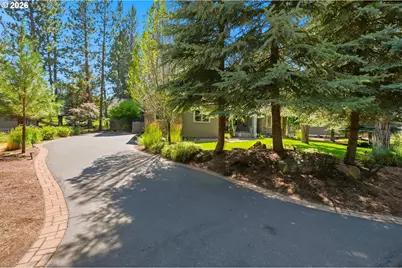 2721 NW Champion Cir, Bend, OR 97703 - Photo 2