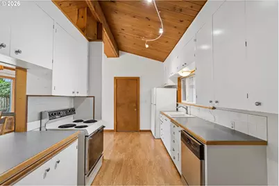 616 SE 175th Pl, Portland, OR 97233 - Photo 4