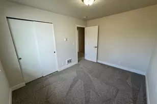 19901 SW Meadowbrook Ct, Beaverton, OR 97078 - Photo 22