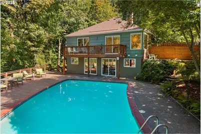 2245 SW Martha St, Portland, OR 97239 - Photo 32