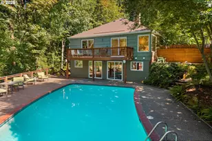 2245 SW Martha St, Portland, OR 97239 - Photo 32