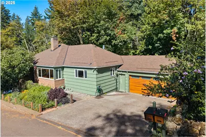 2245 SW Martha St, Portland, OR 97239 - Photo 2