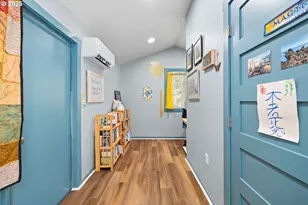 2245 SW Martha St, Portland, OR 97239 - Photo 34