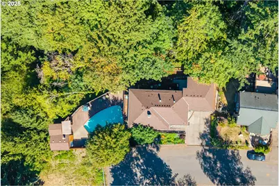 2245 SW Martha St, Portland, OR 97239 - Photo 36