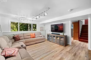 2245 SW Martha St, Portland, OR 97239 - Photo 22