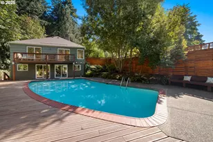 2245 SW Martha St, Portland, OR 97239 - Photo 30