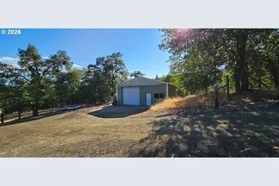 801 Colonial Rd, Roseburg, OR 97471 - Photo 22