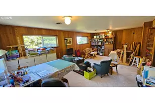 801 Colonial Rd, Roseburg, OR 97471 - Photo 32