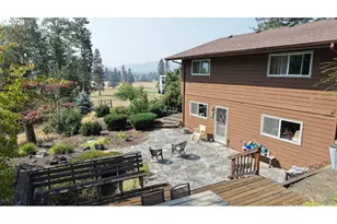 801 Colonial Rd, Roseburg, OR 97471 - Photo 12