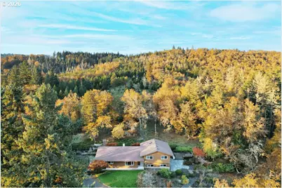 801 Colonial Rd, Roseburg, OR 97471 - Photo 1