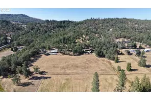 801 Colonial Rd, Roseburg, OR 97471 - Photo 6