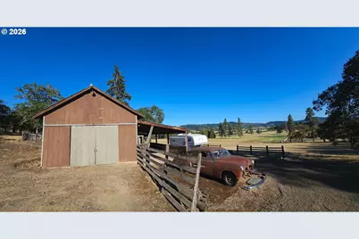 801 Colonial Rd, Roseburg, OR 97471 - Photo 20