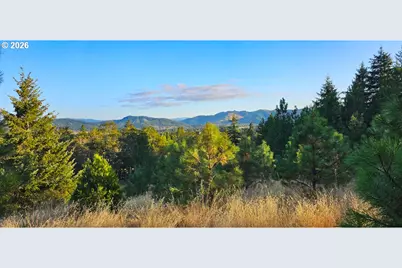 801 Colonial Rd, Roseburg, OR 97471 - Photo 8