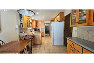 801 Colonial Rd, Roseburg, OR 97471 - Photo 26
