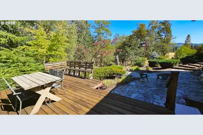 801 Colonial Rd, Roseburg, OR 97471 - Photo 10