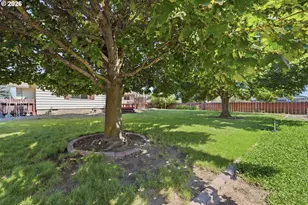1711 SW 17th St, Redmond, OR 97756 - Photo 22