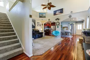 9907 SE Amherst St, Clackamas, OR 97015 - Photo 4