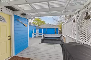 1070 W 11th St, Coquille, OR 97423 - Photo 34