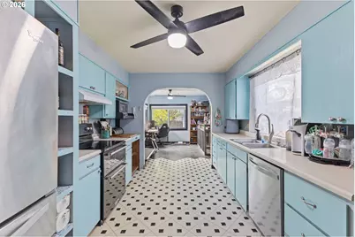 1070 W 11th St, Coquille, OR 97423 - Photo 26