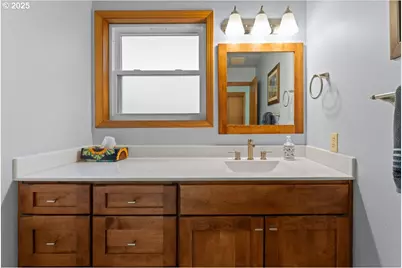 2104 NE 165th Dr, Portland, OR 97230 - Photo 28