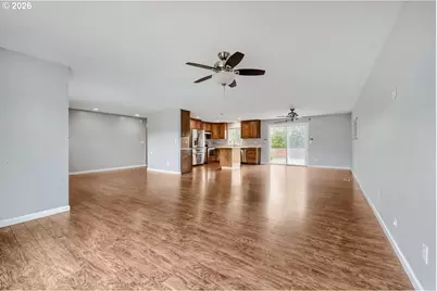 2040 NE 213th Ave, Fairview, OR 97024 - Photo 8