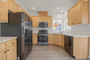 601 ST Charles Street, Eugene, OR 97402 - Photo 6