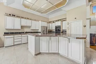 14234 NW Lakeshore Ct, Portland, OR 97229 - Photo 12